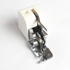 Overlock-N�hfu� mit integrierter Schneidevorrichtung passend f�r viele N�hmaschinen